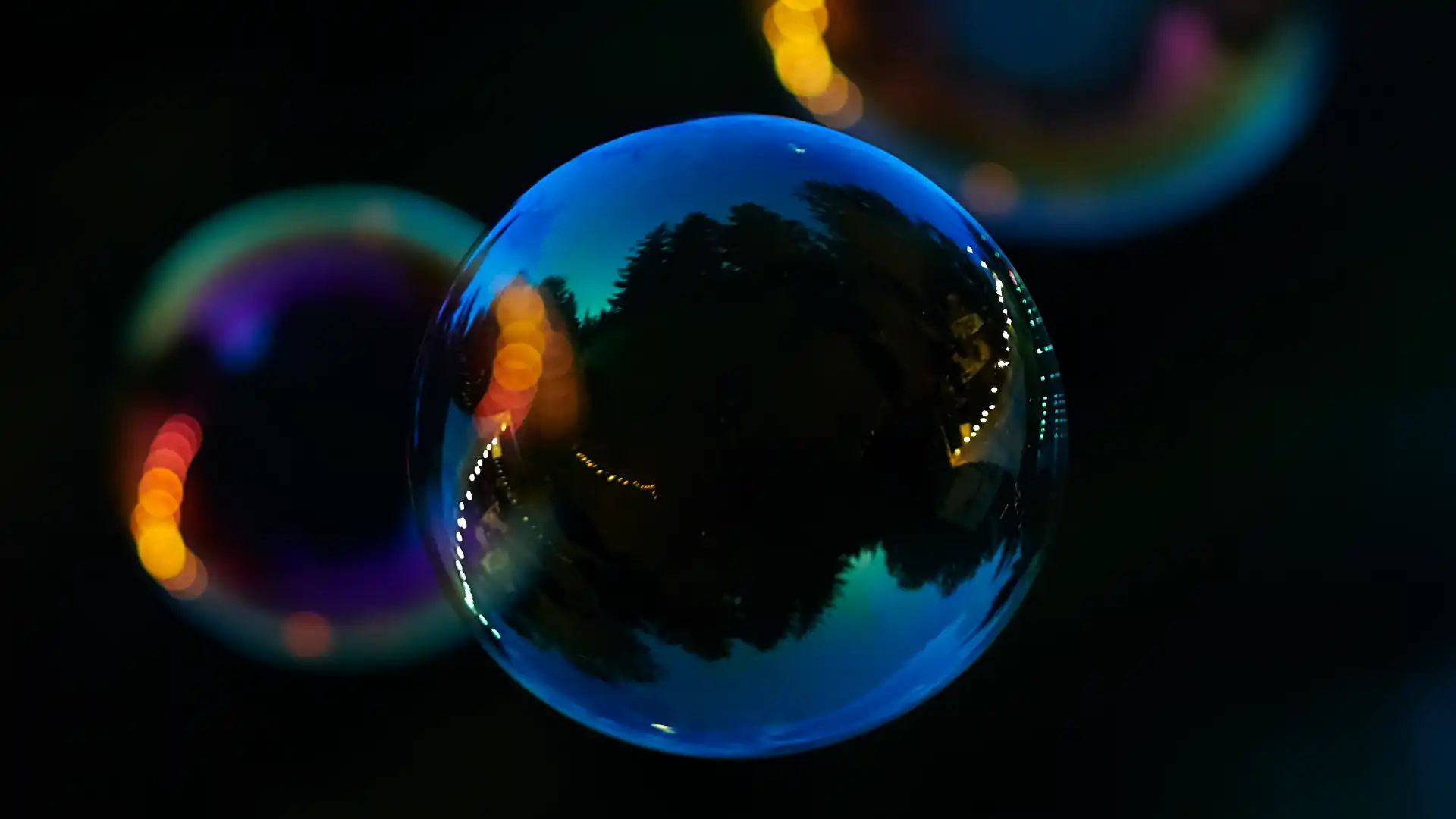 The AI bubble will not burst all at once