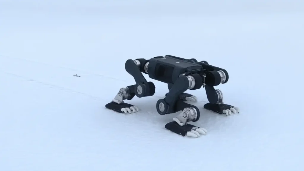 China's Lynx M20S robot dog walks into -30°C and keeps working
